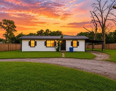 22316 E Martin Drive - Photo Thumbnail 1