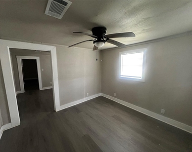 1337 W Procter Street - Photo Thumbnail 4