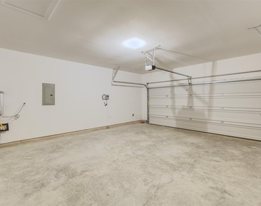 3918 Windy Whisper Drive - Photo Thumbnail 32