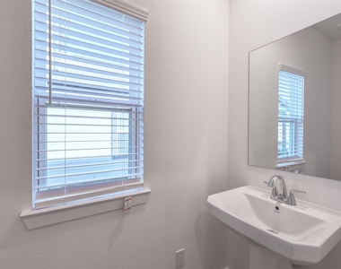 3918 Windy Whisper Drive - Photo Thumbnail 4