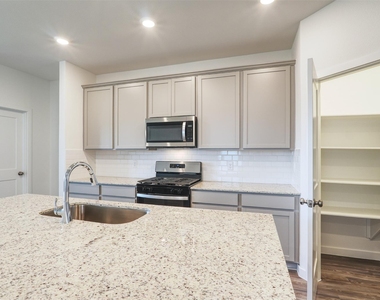 3918 Windy Whisper Drive - Photo Thumbnail 8