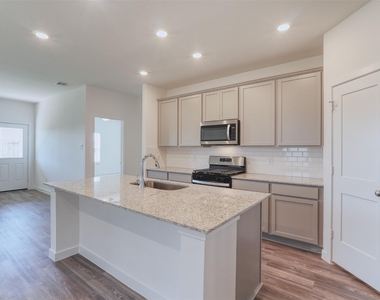 3918 Windy Whisper Drive - Photo Thumbnail 5