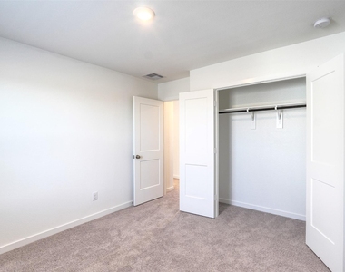 3918 Windy Whisper Drive - Photo Thumbnail 31