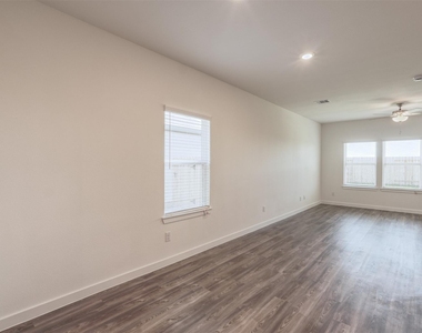 3918 Windy Whisper Drive - Photo Thumbnail 9