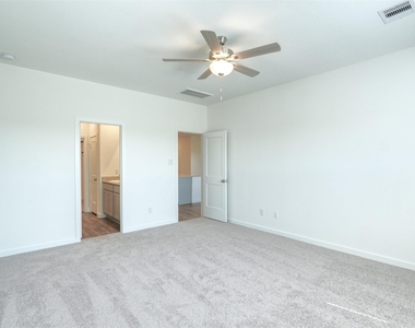 3918 Windy Whisper Drive - Photo Thumbnail 14