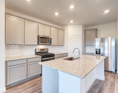 3918 Windy Whisper Drive - Photo Thumbnail 6