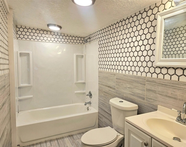 4419 W Bayshore Drive - Photo Thumbnail 9