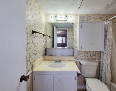 1815 Country Village Boulevard - Photo Thumbnail 11