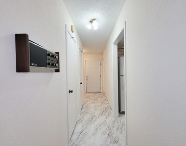 1815 Country Village Boulevard - Photo Thumbnail 21