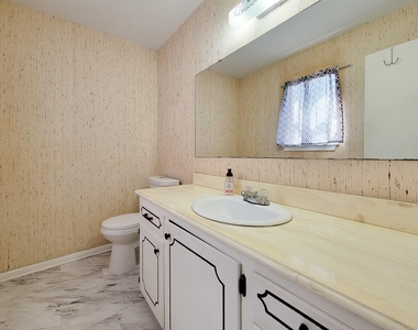 1815 Country Village Boulevard - Photo Thumbnail 9
