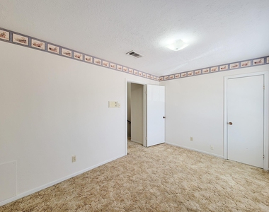 1815 Country Village Boulevard - Photo Thumbnail 5