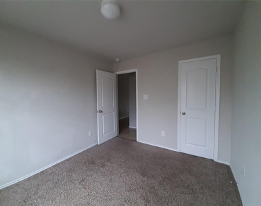 23614 Water Hickory Drive - Photo Thumbnail 8
