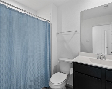 3215 Rainwood Gate Drive - Photo Thumbnail 8