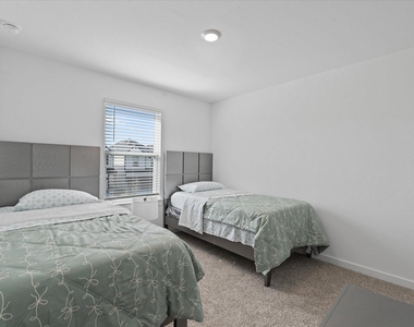 3215 Rainwood Gate Drive - Photo Thumbnail 6