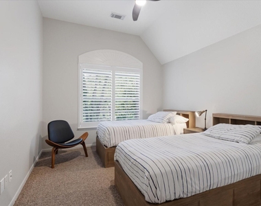 34 Candle Pine Place - Photo Thumbnail 32