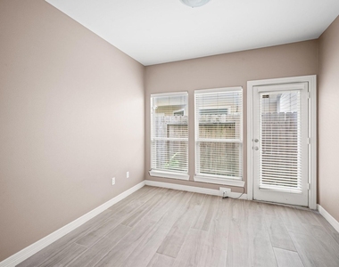 3840 Center Street - Photo Thumbnail 11