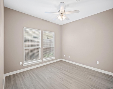 3840 Center Street - Photo Thumbnail 13