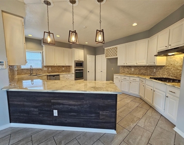 15015 Dawnbrook Drive - Photo Thumbnail 7
