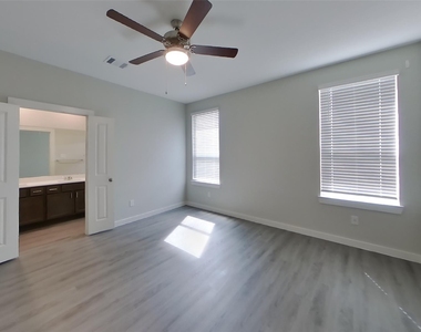 2350 Bailey Fields Lane - Photo Thumbnail 5