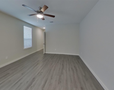 2350 Bailey Fields Lane - Photo Thumbnail 2