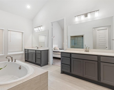 28926 Creekside Bend Drive - Photo Thumbnail 26