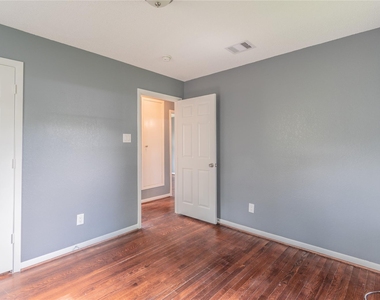 5407 Thrush Drive - Photo Thumbnail 10