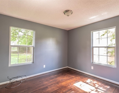 5407 Thrush Drive - Photo Thumbnail 9