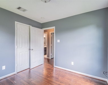 5407 Thrush Drive - Photo Thumbnail 6
