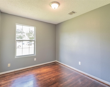 5407 Thrush Drive - Photo Thumbnail 8