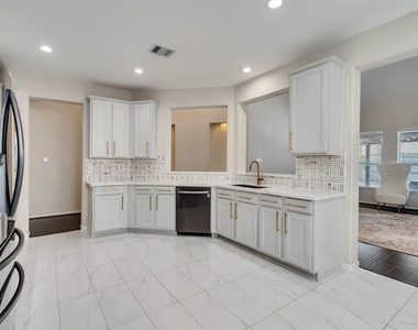 24507 Red Bluff Trail - Photo Thumbnail 11