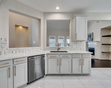 24507 Red Bluff Trail - Photo Thumbnail 9