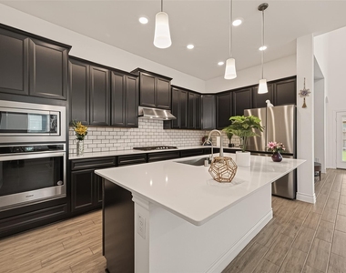 7319 Woodlark Ridge Drive - Photo Thumbnail 11