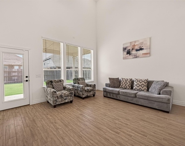 7319 Woodlark Ridge Drive - Photo Thumbnail 8