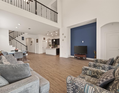 7319 Woodlark Ridge Drive - Photo Thumbnail 10
