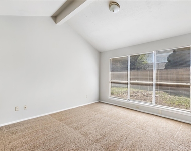 7310 Maple Walk Drive - Photo Thumbnail 13
