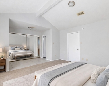 7310 Maple Walk Drive - Photo Thumbnail 11