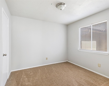 7310 Maple Walk Drive - Photo Thumbnail 18