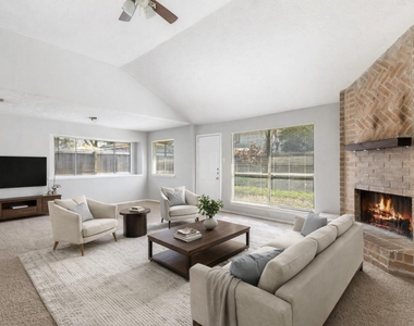 7310 Maple Walk Drive - Photo Thumbnail 2