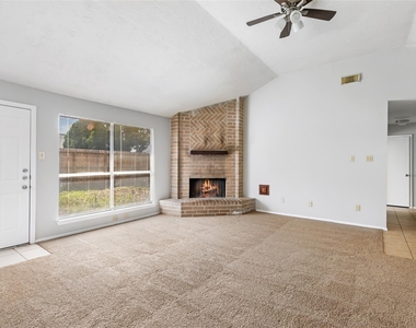 7310 Maple Walk Drive - Photo Thumbnail 6
