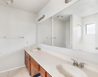 7310 Maple Walk Drive - Photo Thumbnail 21
