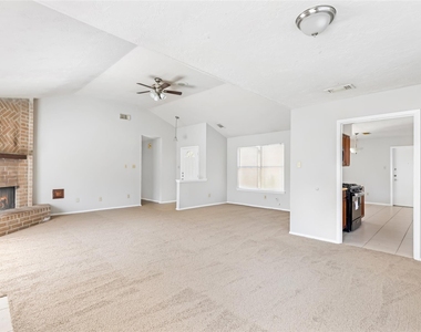 7310 Maple Walk Drive - Photo Thumbnail 7