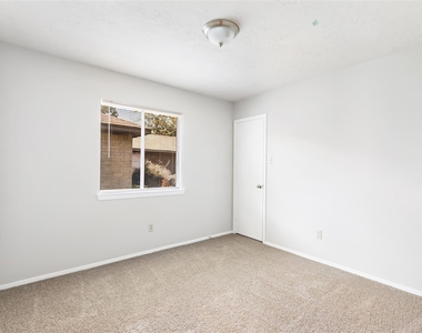 7310 Maple Walk Drive - Photo Thumbnail 16
