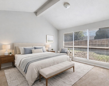 7310 Maple Walk Drive - Photo Thumbnail 12