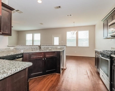 2802 Mesquite Ridge Drive - Photo Thumbnail 5
