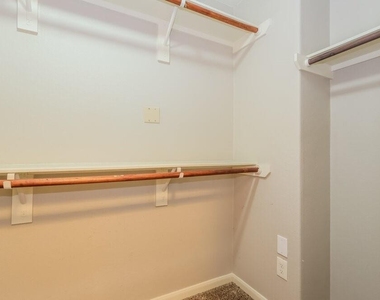 2802 Mesquite Ridge Drive - Photo Thumbnail 9