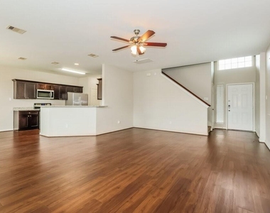 2802 Mesquite Ridge Drive - Photo Thumbnail 3