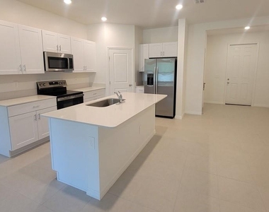 3328 Lapis Lake Drive - Photo Thumbnail 2