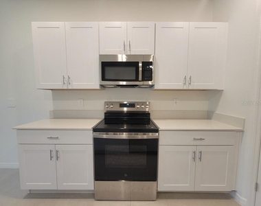 3328 Lapis Lake Drive - Photo Thumbnail 4