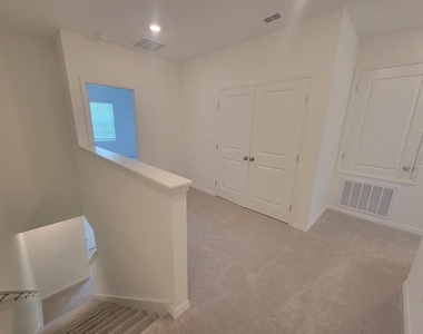 3328 Lapis Lake Drive - Photo Thumbnail 10