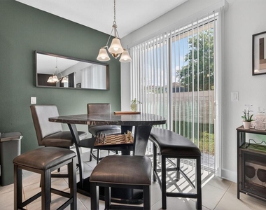 1363 Captiva Cove - Photo Thumbnail 14